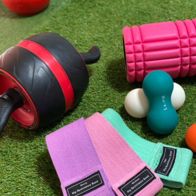 フォームローラーや腹筋ローラーといったトレーニング機器