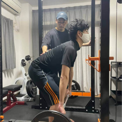 デットリフトのトレーニング風景